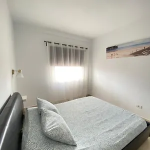 apartamento-en-los-cristianos-free-wifi.tenerifehoteles.net/